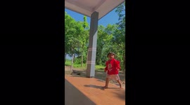 This kid so impresive, look at the style not far from the current model.