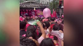 Free food passed around at election rally for Philippine vice president