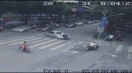Traffic cop jumps on car bonnet to stop runaway driver