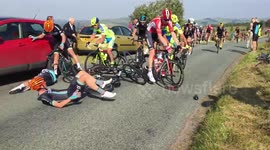 Mark Cavendish in spectacular cycle crash