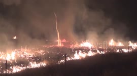 'Fire tornado' caused by US valley blaze