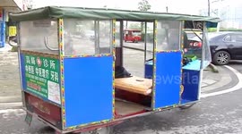 成都三轮车夫改造三轮车 变身三轮车中的劳斯莱斯