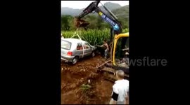 Man gets buried with his car at funeral