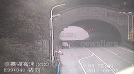 湖州 险!险!险! 高速路推车两公里