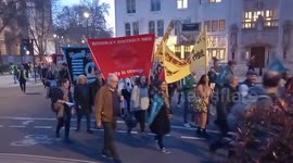 Teachers protest for pay rise as they march through central London