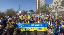 Protesters start marching in Park Lane ın  “London Stands With Ukraine” march organised by Mayor Sadiq Khan