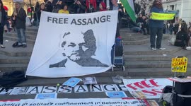 Protesters call for freedom for WikiLeaks founder Julian Assange