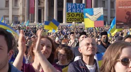 Crowd clapping and watching stand at the London Stands with Ukraine: March and Vigil 26/03/22