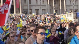 Crowd watching the stage at the London Stands with Ukraine: March and Vigil another view