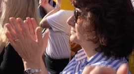 People clapping at the London Stands with Ukraine: March and Vigil