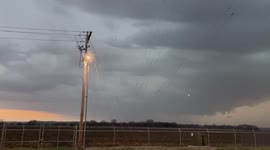 US: Thunderstorm Brings Intense Lightning To Topeka, KS