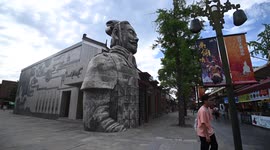 China Xi'an Food Street Giant Terracotta Warriors Statue In China