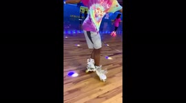 'Roller-skater RULES the RINK with a stunningly fast 'Grapevine' combo '