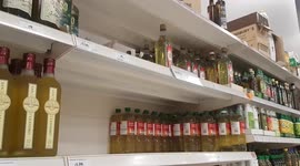 Oil supply dries up at UK supermarkets as war disrupts supply