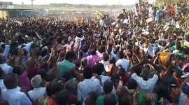 Hundreds gather at Indian temple to catch bananas in hopes of getting married soon