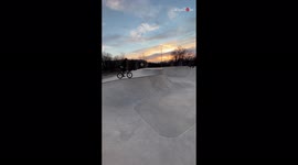 ''Quint Footjam Tailwhip' Gifted German BMXer does an insane bike trick 5X in one go '