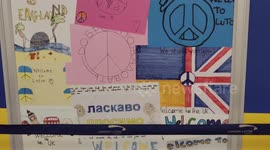 School kids' drawings welcomes Ukrainian refugees at London airport