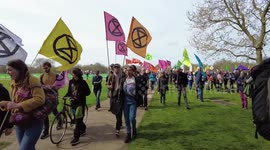 Extension rebellion begin march toward central London, UK