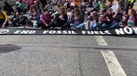 Extinction Rebellion block Lambeth and Vauxhall Bridges in London