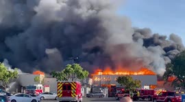US: 5-Alarm Fire Breaks Out At Home Depot In San Jose, California 3