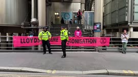 Extinction Rebellion activists cause chaos at Lloyd’s in City of London