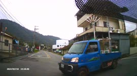 Reckless Driving: Truck driver skips red light and causes a sideswipe (Dashcam Video)
