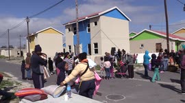 Cape Town backyard dwellers try to illegally occupy newly constructed houses