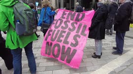 Extinction Rebellion activists blockade Lloyd’s of London HQ preventing staff from entering