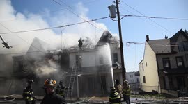 Dramatic footage from huge fire that destroyed 5 homes and injured 3 firefighter in Pennsylvania #1