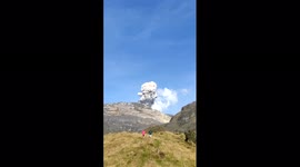 Erupcion Volcanica en Colombia, Volcan Nevado del Ruiz 14 de Abril 2022,