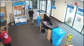 'When you have mastered the art of 'just keep going' *HILARIOUS GLASS DOOR FAIL*'