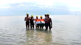 Indian teens swim from Sri Lanka to India to break records for fastest crossing