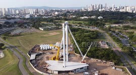 Drone footage of the installation of a giant (91m) ferris wheel in Sao Paulo, Brazil