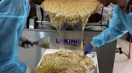 Satisfying footage shows Palestinians preparing sweet treat ahead of Eid-al Fitr
