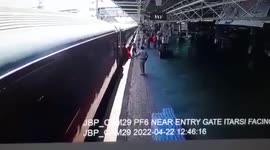 Hero cop rescues woman from slipping under train in central India
