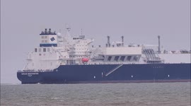 Huge gas ship seen departing Kent, UK as gas prices continue to rise