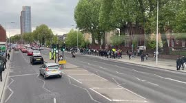 Massive queue at London’s Seven Sisters Station after Tottenham - Leicester City Premier League game