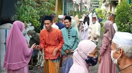 Indonesian Muslims celebrate Eid al-Fitr with traditional greetings