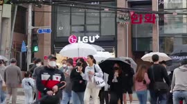 Despite mask mandate ending in South Korea, the majority keep wearing them