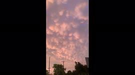 US: Stunning Sunset Mammatus Clouds Over Oklahoma After Severe Storms