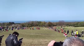 Runners in T-Rex costumes have 'dinosaur race' in Japan
