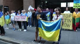 Ukrainians in Sydney protest outside the Hungarian Consulate to demand the oil embargo against Russia, as Hungary has not been supporting it