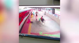 Heroic officer saves multiple women slipping off deboarding train in southern India