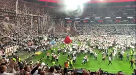 Jubilant Frankfurt fans storm pitch after Europa League semi-final win over West Ham