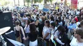 Thousands of school students attend climate strike in Sydney