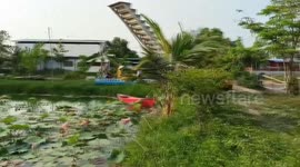 Thai restaurant installs miniature train to transport customers