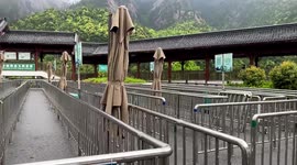 Popular tourist attraction deserted due to COVID-19 in China despite free entry