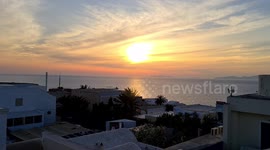 Stunning sunset time-lapse in Santorini