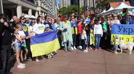 Ukrainians sing