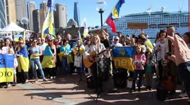 Ukrainians sing